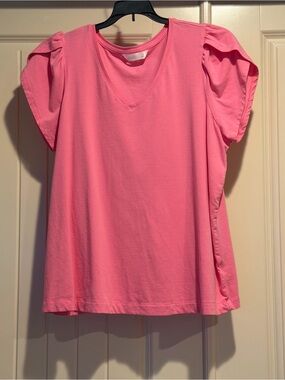 LC Lauren Conrad Pink 🌷Tulip Sleeve V-Neck Tee
